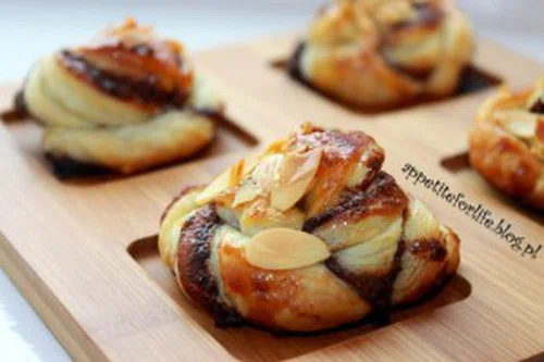 Francuskie zawijasy z czekoladą