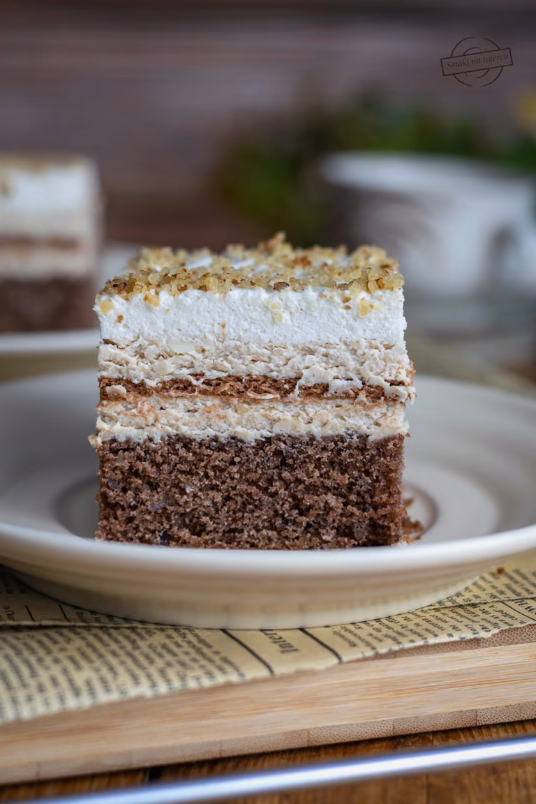 Ciasto na coca-coli z masą orzechowo-twarogową