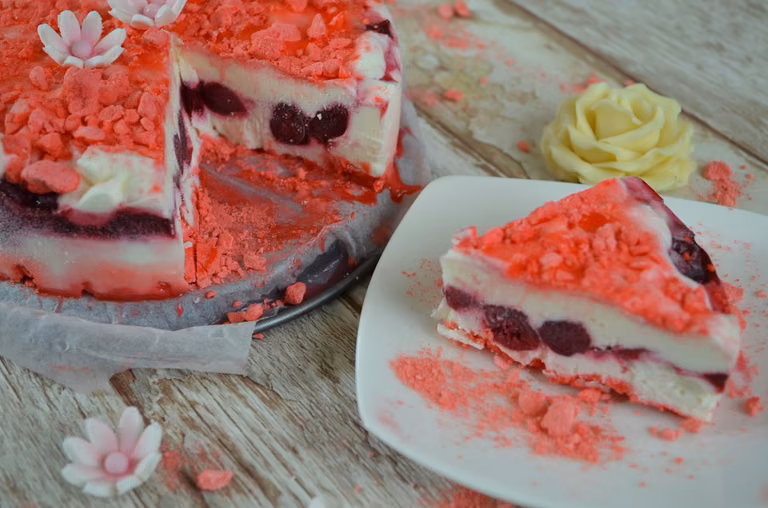 Tort lodowy z wiśniami