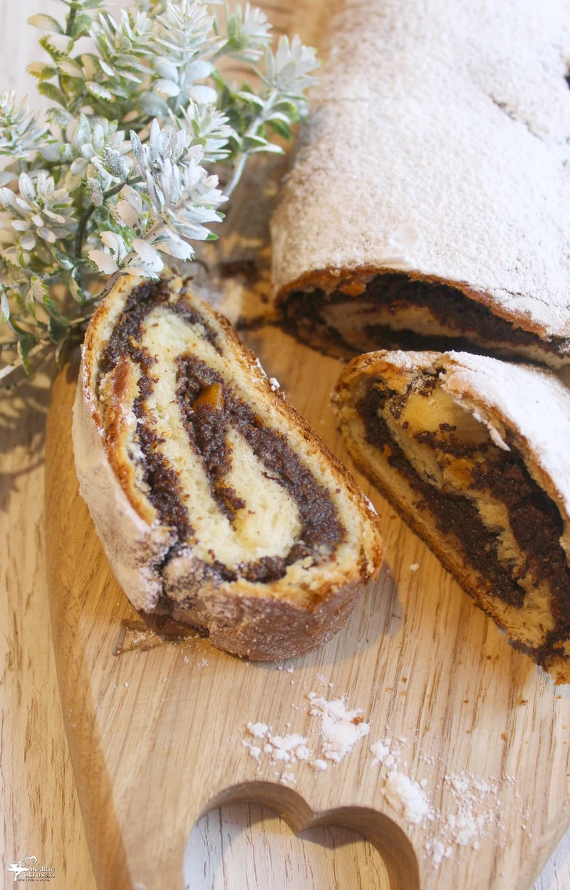 Zawijany makowiec – drożdżowy makowiec