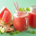 Smoothie z arbuza z miętą i limonką