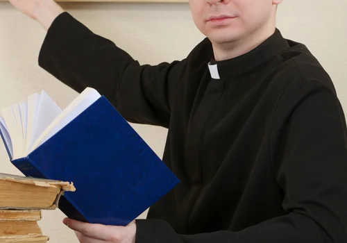 Od 1 września 2025 zmiany w lekcjach religii! Ministerstwo ogłosiło liczbę godzin w tygodniu i nowe zasady