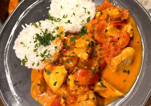 Szybki kurczak w sosie paprykowym ze śmietanką