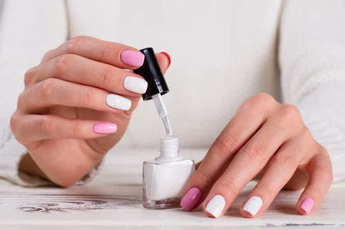 Jak szybko WYSUSZYĆ pomalowane paznokcie?