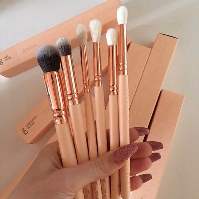 Kobiece must have