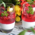 PANNA COTTA Z GALARETKĄ I MALINAMI