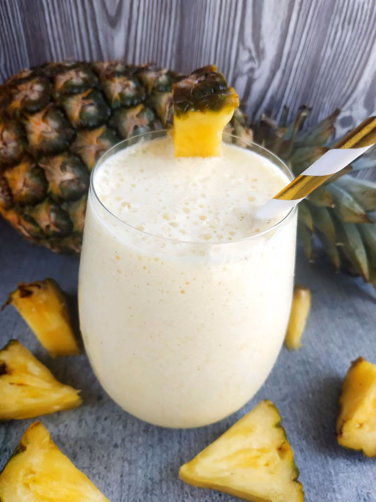 Piña colada smoothie