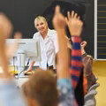 Nawet 4500 zł dla pracowników po 55. roku życia! ZUS wypłaca to świadczenie co miesiąc