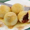 Moja babcia zawsze robiła knedle w ten sposób! Zawsze dodawała TEN kluczowy składnik