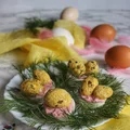 Jajka z mascarpone, curry i chrzanem