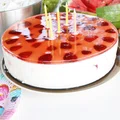 Tort jogurtowo truskawkowy – idealny na urodziny i domowe przyjęcia