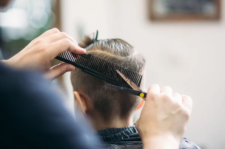 Zdjęcie Zakaźny grzyb w salonach fryzjerskich i Barber Shopach! Eksperci mówią o „epidemii ogólnoeuropejskiej” #1