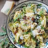 Sałatka z tortellini, rukolą, suszonymi pomidorami i słonecznikiem