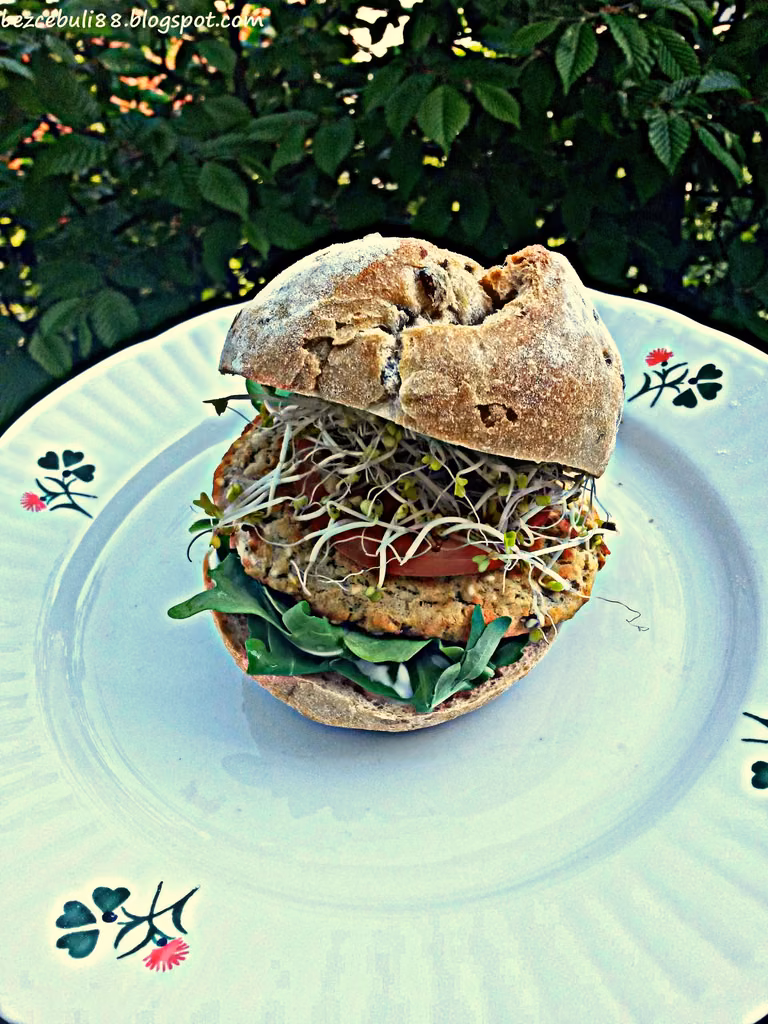 Burger z białej fasoli