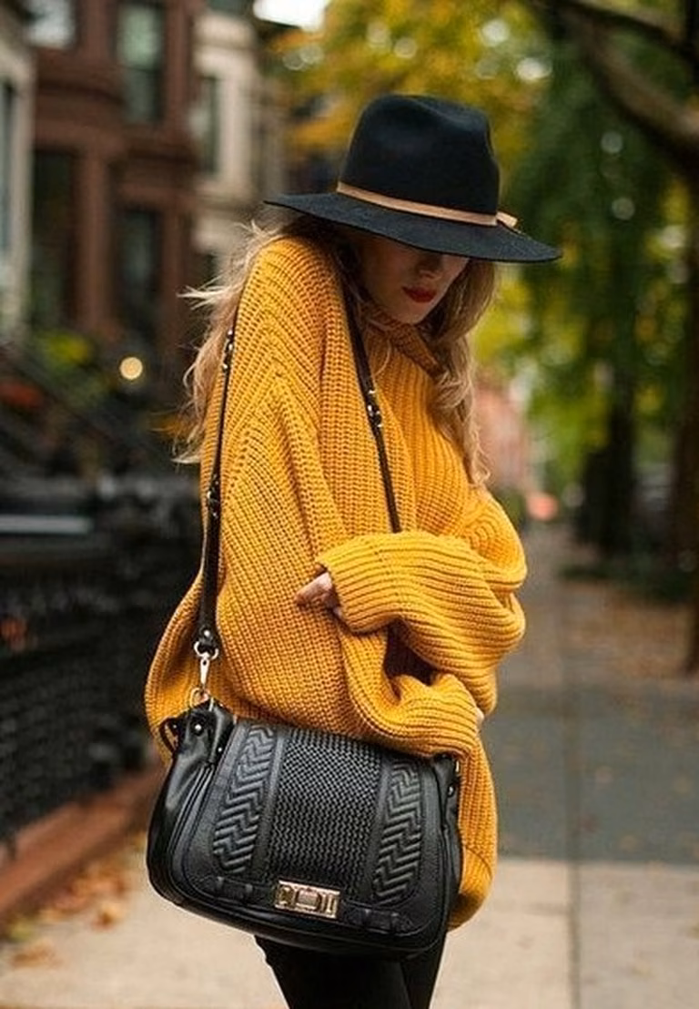 Musztardowy sweter