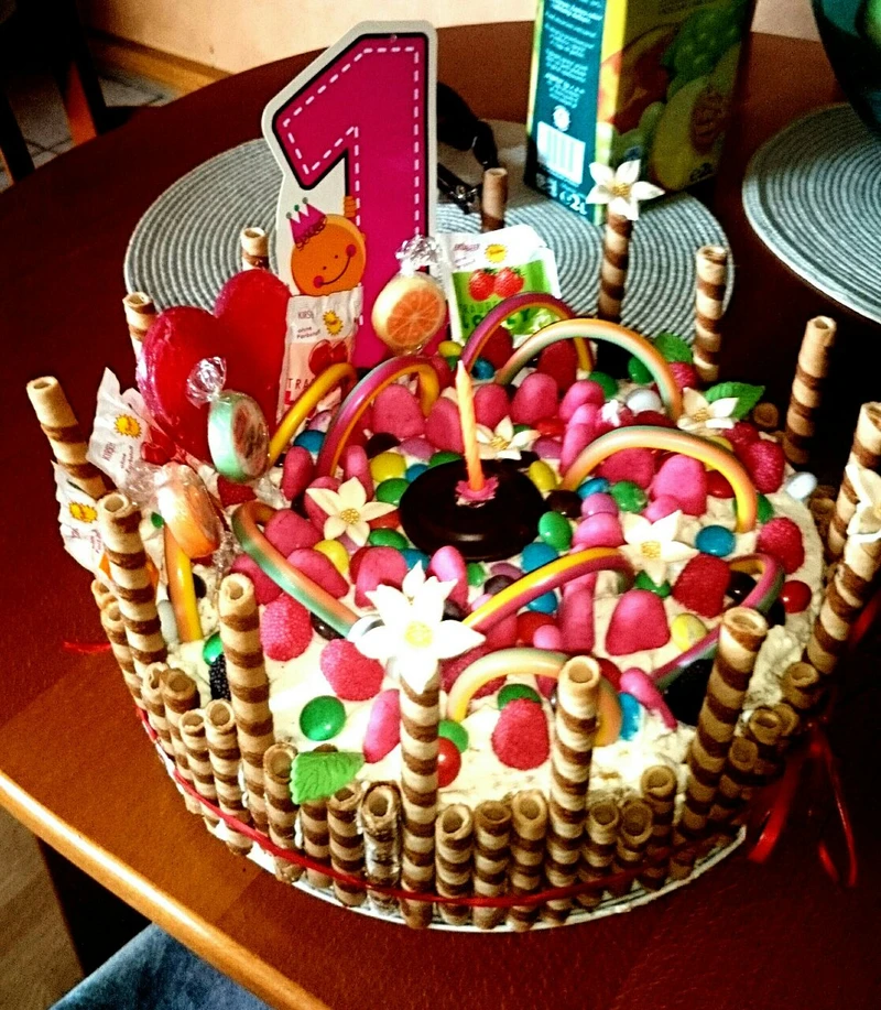 cukierkowy tort dla dziecka