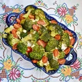 Zdrowa zapiekanka brokułowa z mięsem z indyka