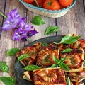 Mini pizze na cieście francuskim
