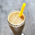 Koktajl z bananem i kawą zbożową