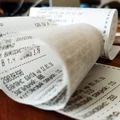 Czy to koniec papierowych paragonów? Rząd rozważa prawdziwą rewolucję w systemie płatności