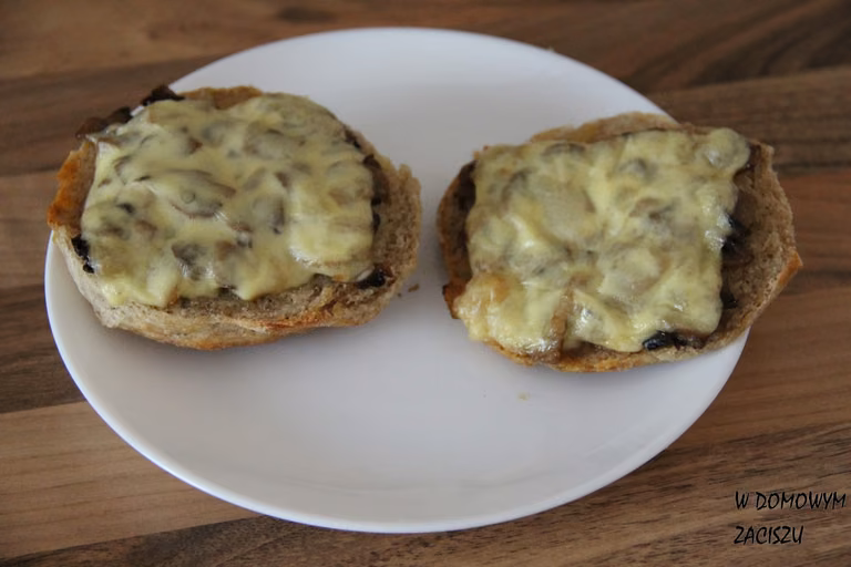 Zapiekanki z pieczarkami