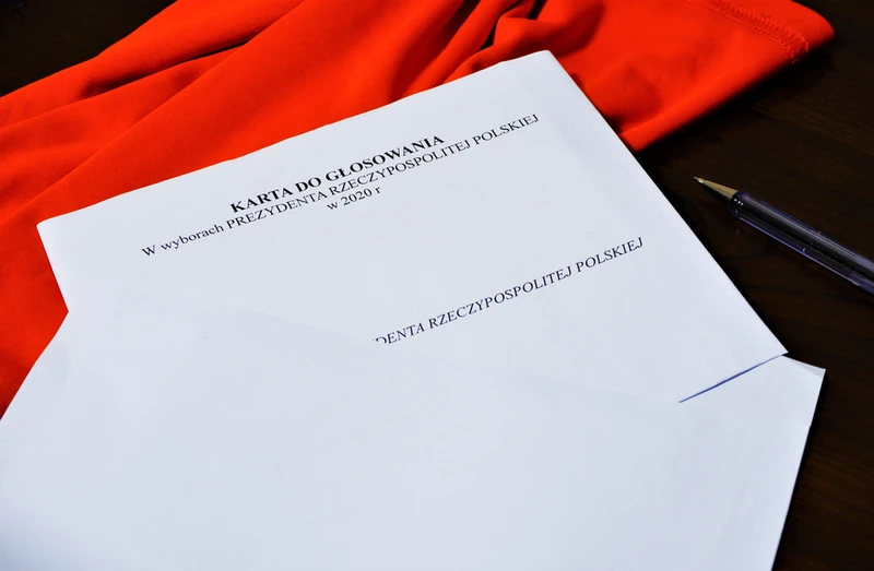 Dostałeś kartę do głosowania z obciętym rogiem? Zobacz, co to oznacza