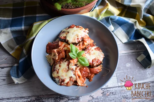 WŁOSKA ZAPIEKANKA PARMIGIANA Z MAKARONEM