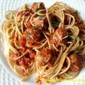 Pełnoziarniste spaghetti z klopsikami z indyka