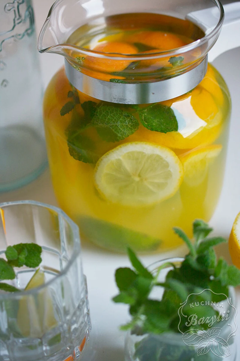 Domowa lemoniada z miętą