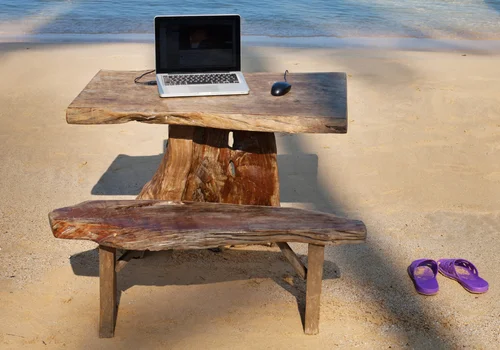 DODATKOWE dni urlopu dla pracowników! Aż 5 mln osób zyska więcej wolnego w 2026 roku