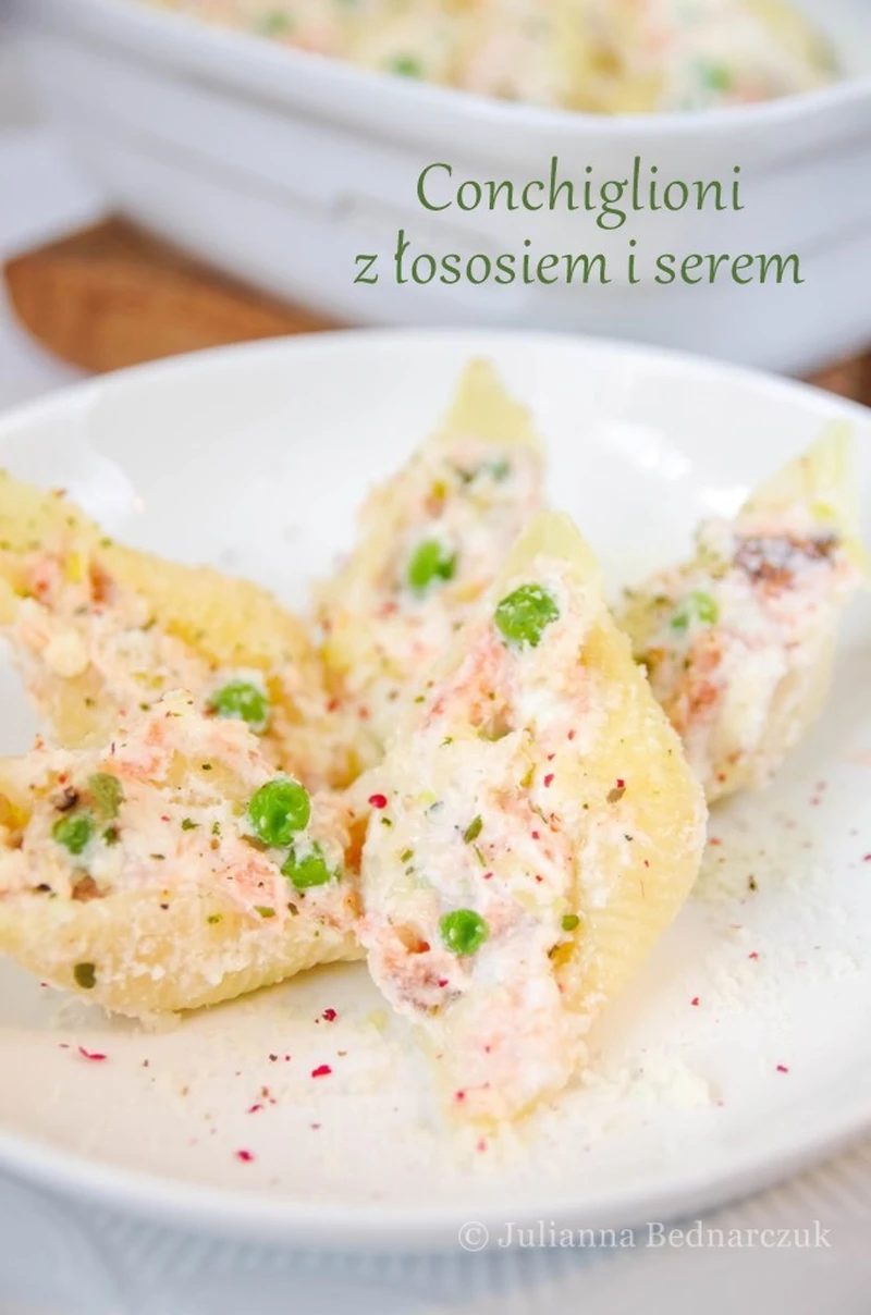 Conchiglioni (muszle) nadziewane ricottą i łososiem