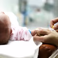 Groźny wirus atakuje dzieci! Coraz więcej maluchów w szpitalach