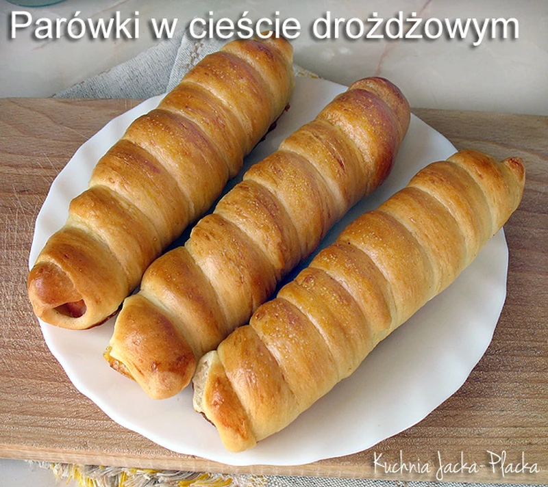 Parówki w cieście drożdżowym