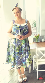 SUKIENKA W STYLU PIN - UP GIRL