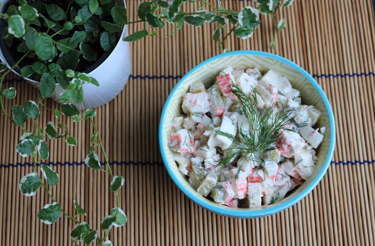 MEGA PYSZNA I MEGA SZYBKA SAŁATKA Z PALUSZKAMI KRABOWYMI SURIMI
