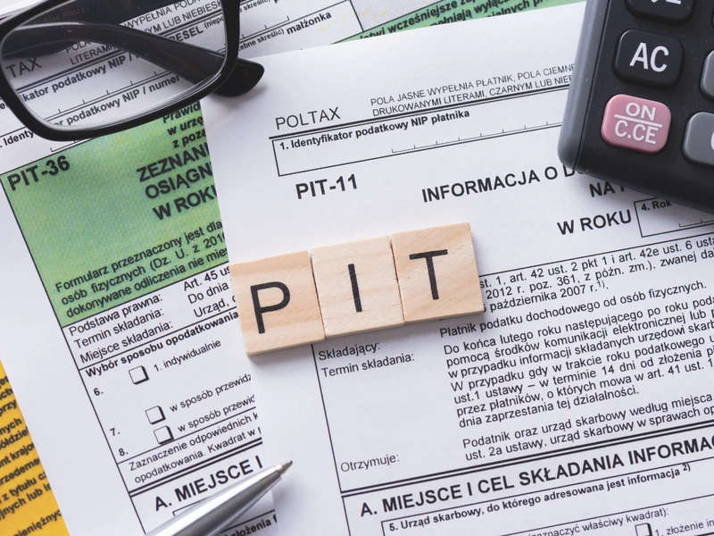 Zamieszanie z PIT-2. Przez niego Twoja pensja może być niższa. O co w nim chodzi?