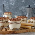 Tiramisu jak prosto z włoskiej kawiarni. Odkryj sekrety przygotowania tego klasycznego deseru!