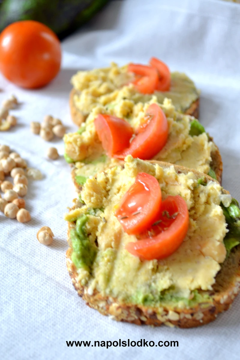 Humus z orzechami