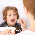 Niebezpieczne składniki w popularnym syropie dla dzieci! Sanepid ostrzega rodziców