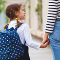 Jak wspierać dziecko w nawiązywaniu nowych przyjaźni i radzeniu sobie z konfliktami w szkole?