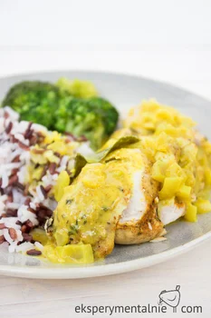 Kurczak w sosie curry / Coconut Chicken Curry Recipe with Rice and Vegetables