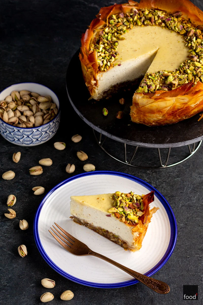 Sernik baklava z pistacjami i orzechami włoskimi