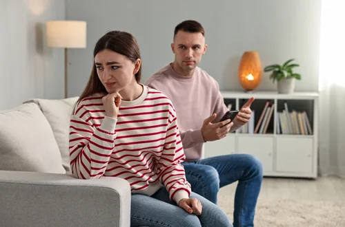 „Nie potrafię mu wybaczyć zdrady – ale nie umiem też odejść” – pisze Katarzyna [LIST]