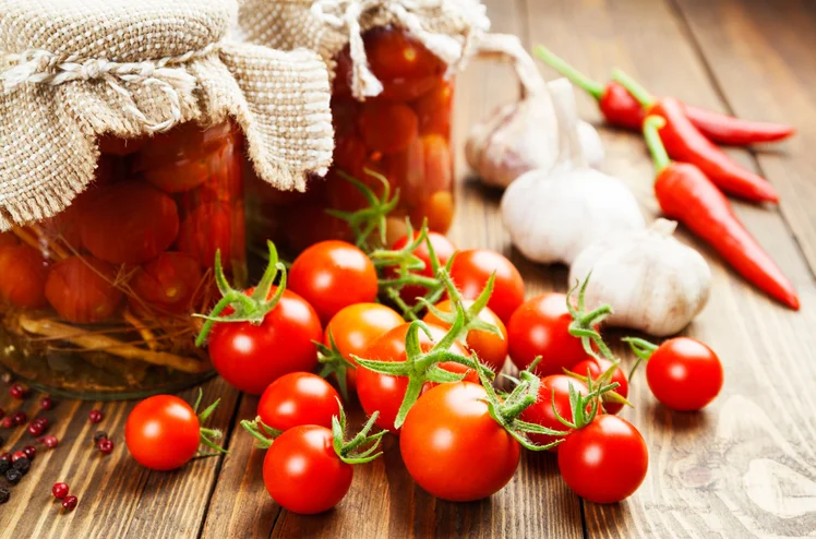 Zdjęcie Kiszone pomidory - Poznaj ich zalety i zrób je sama w domu! #2