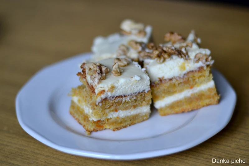 Ciasto marchewkowe z kremem mascarpone
