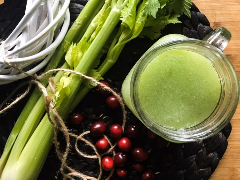 Antystresowe i oczyszczające zielone smoothie - tylko 50 kcal!