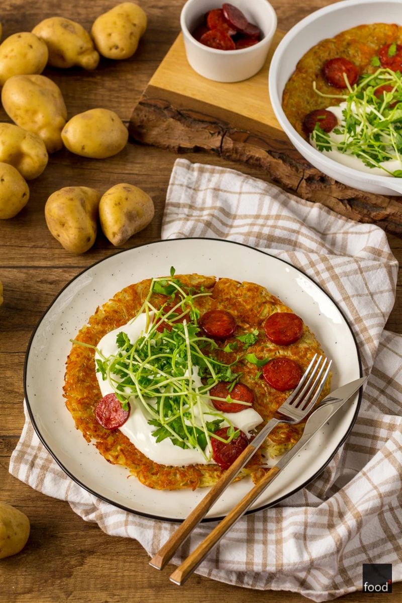 Rösti z serem halloumi i chorizo