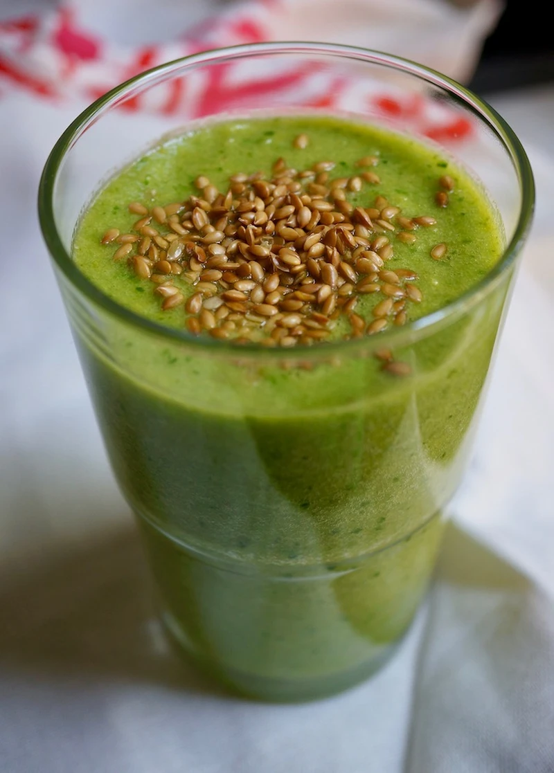Smoothie ze Szpinakiem, Ananasem i Pomarańczą