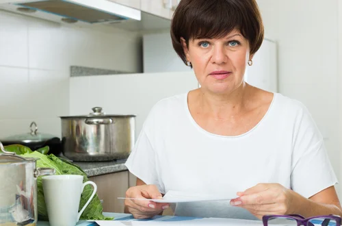 „Brat chce się budować na działce mamy i kazał mi zrzec się spadku. ‘Ty i tak nic nie potrzebujesz’ - usłyszałam.” - pisze Aneta [LIST]