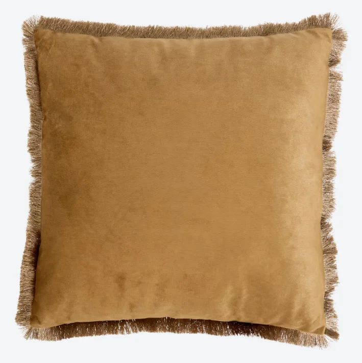 Zdjęcie Te poduszki z Action za 19 zł odmienią starą nudną kanapę! Łatwe czyszczenie, a aksamit i frędzle robią wrażenie wow #2